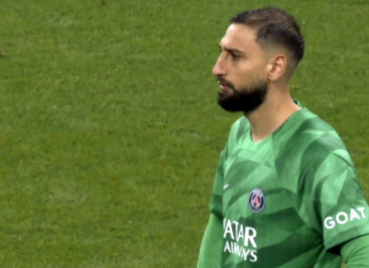 唐纳鲁马点赞曼联夺冠照，2600万可买到！周薪30万需卖奥纳纳方可引进